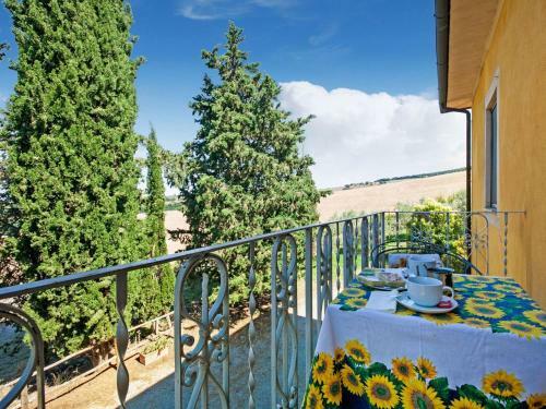 Sprawling Holiday Home In Sarteano With Swimming Pool