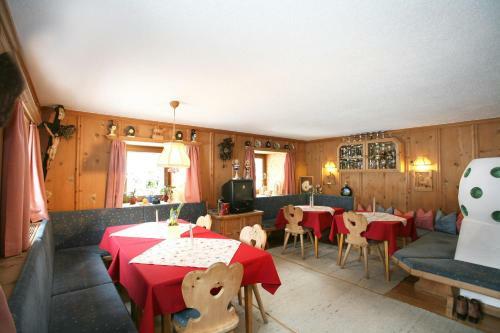 Bed & Breakfast Landhaus Sch�pf & Haus Alpina