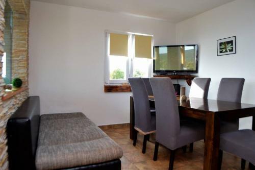 Apartamento Spacious Robinson House Paloma Blanca, Sleeps 8