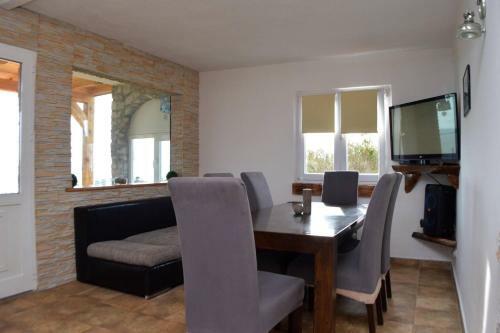 Apartamento Spacious Robinson House Paloma Blanca, Sleeps 8