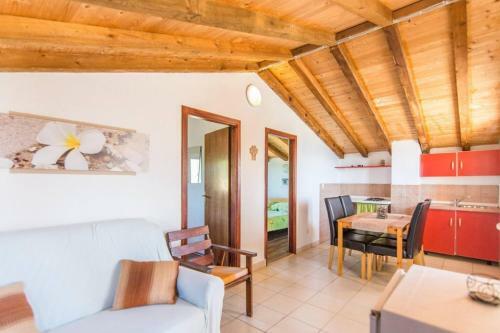 Apartamento Spacious Robinson House Paloma Blanca, Sleeps 8