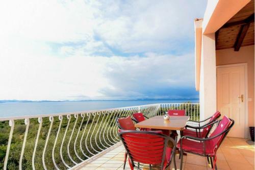 Apartamento Spacious Robinson House Paloma Blanca, Sleeps 8