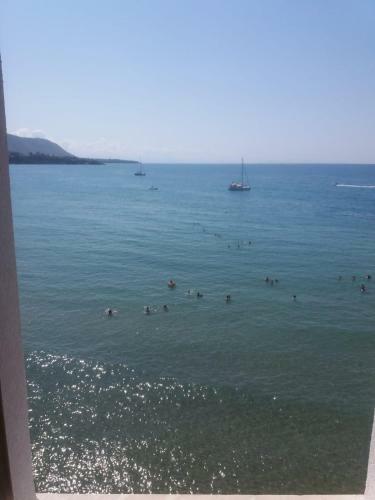 Casa Sul Mare E Sul Lavatoio Medievale A Cefal�