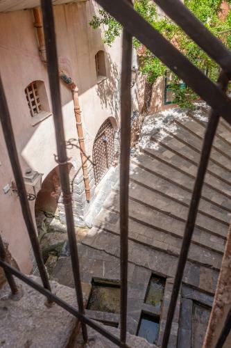 Casa Sul Mare E Sul Lavatoio Medievale A Cefal�