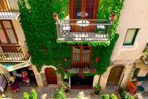 Blue House Terrace And Balcony