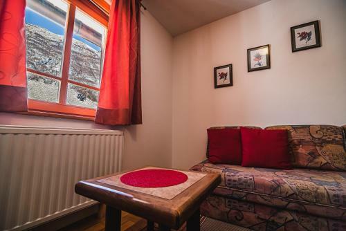 Apartments Rombon Klavdij