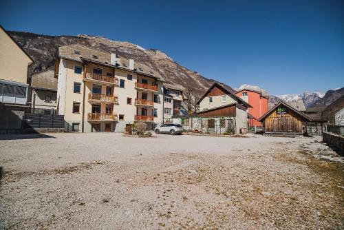 Apartments Rombon Klavdij