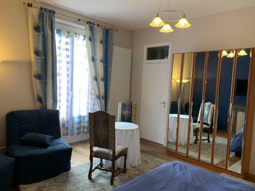 Hostal La Maison Des Sources � La Ferme D'auxonnettes