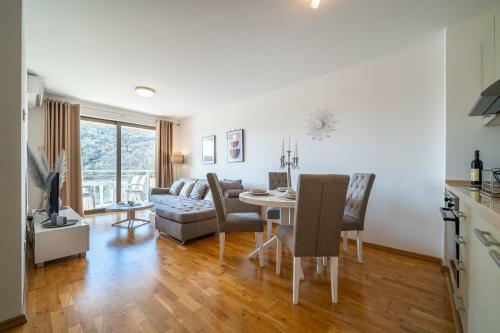 Luxury Apartment Near Beach