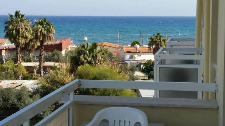 Pelides Apartments