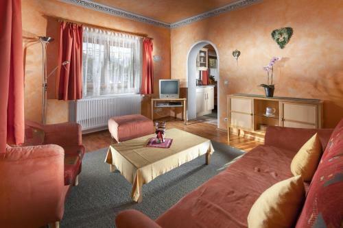 Apartamento Ferienwohnungen G�stehaus L�rcheck