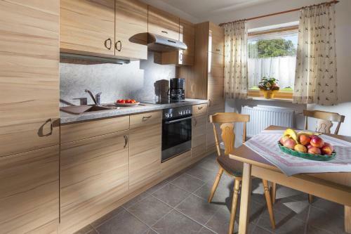 Apartamento Ferienwohnungen G�stehaus L�rcheck