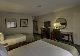 Hotel Clarion Inn & Suites Conference Center