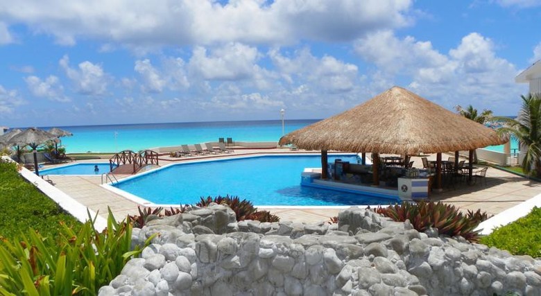Cancun Beach Aparthotel