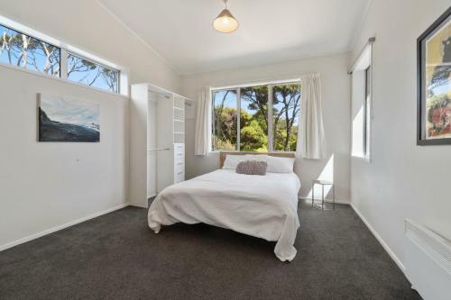 Ocean Break - Piha Holiday Home