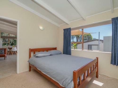 Sandcastles And Sunshine - Pauanui Holiday Home