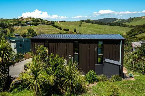 Island Escape - Onetangi Tiny Holiday Home