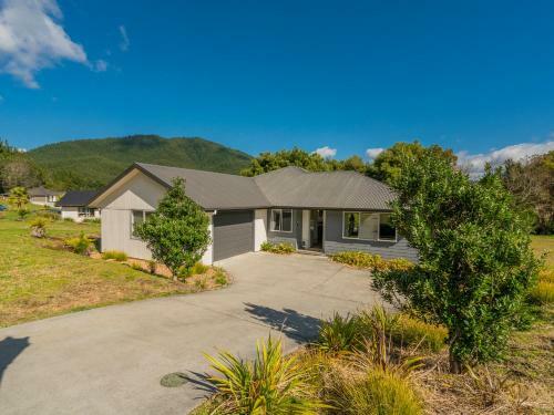 Pauanui Pines - Pauanui Holiday Home