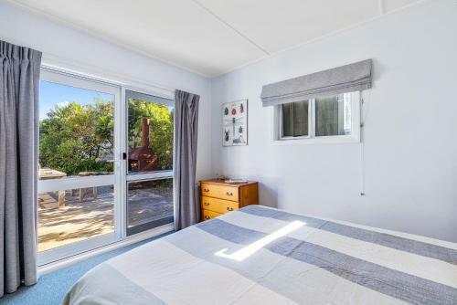 Relax On Rodney - Te Horo Beach Holiday Home
