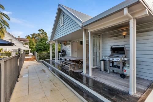Jandal House - Russell Holiday Home