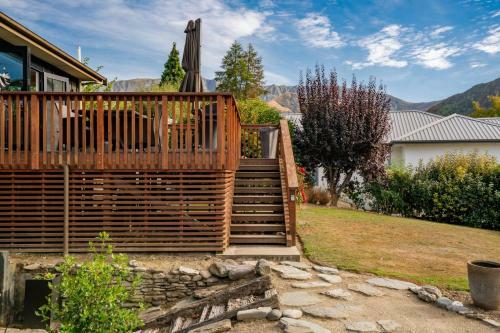 Mckibbin Lodge - Arrowtown Holiday Home