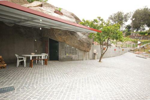 Casa Da Ramada - Water Spa Tank With Running Natural Spring Water - By Bedzy