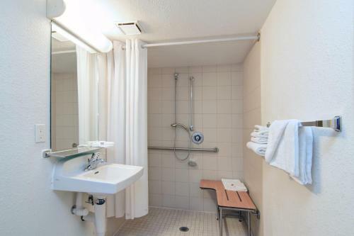 Motel 6 Phoenix Tempe - Broadway - Asu