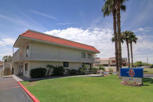 Motel 6 Phoenix Tempe - Broadway - Asu