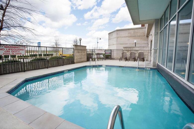 Posada Drury Inn & Suites Columbus South