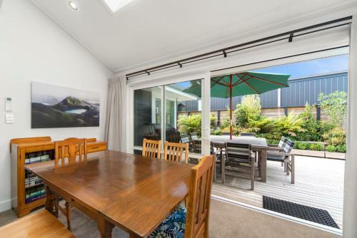 Rogers Retreat - Kinloch Holiday Home