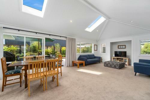 Rogers Retreat - Kinloch Holiday Home