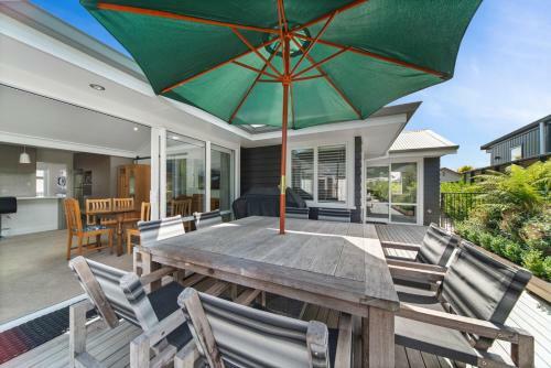 Rogers Retreat - Kinloch Holiday Home
