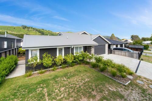 Rogers Retreat - Kinloch Holiday Home