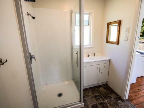 Kauri Cottage - Marahau Holiday Home