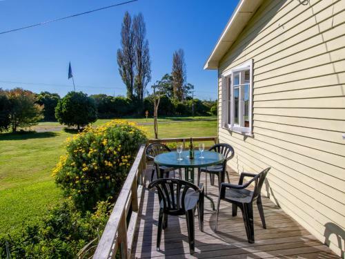Kauri Cottage - Marahau Holiday Home