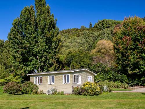Kauri Cottage - Marahau Holiday Home