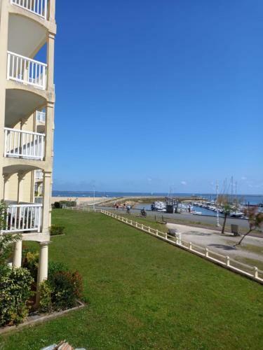 Superb Apartment Near The Sea