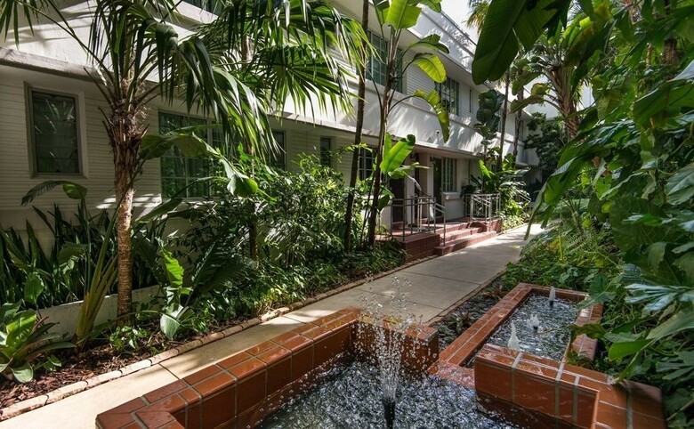 Essex House Hotel