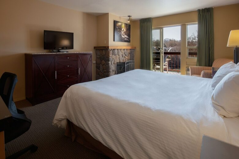 Hotel Riverside Inn