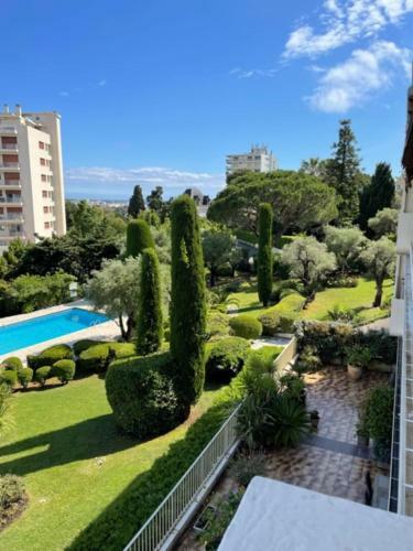 Nice Apartment With Sea View And Swimming Pool