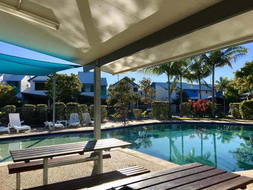 Apartment In 4* Resort - Pool Views - Great Location