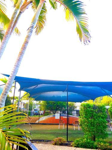 Apartment In 4* Resort - Pool Views - Great Location