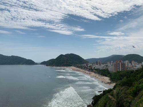 Apartamento Lindo Apto Com Piscina A 150m Da Praia Do Tombo