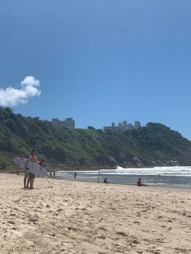 Apartamento Lindo Apto Com Piscina A 150m Da Praia Do Tombo