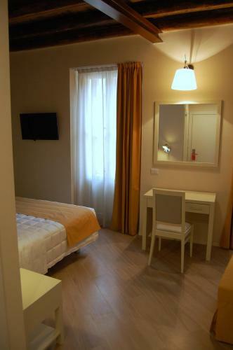 Hostal Altido La Corte Fiorita Como