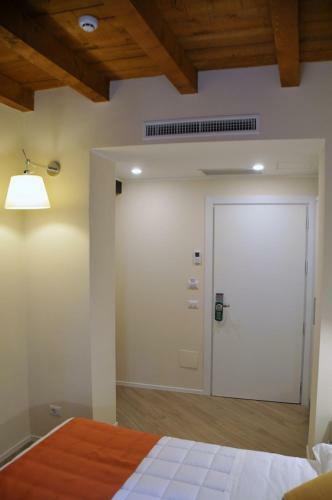 Hostal Altido La Corte Fiorita Como