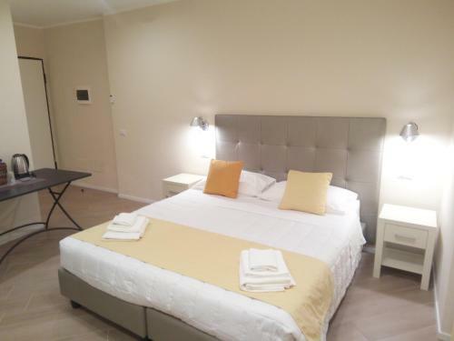 Hostal Altido La Corte Fiorita Como