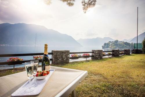 Ossuccio Villa On The Lake