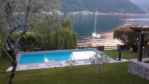 Ossuccio Villa On The Lake