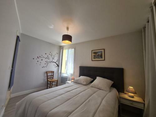 Villa Maison Baraize, 3 Pi�ces, 6 Personnes - Fr-1-591-319